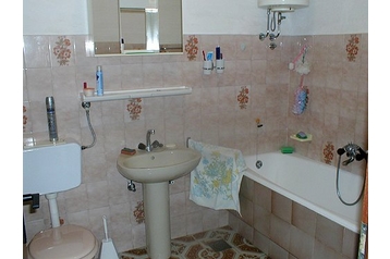 Croazia Privát Slatine, Esterno